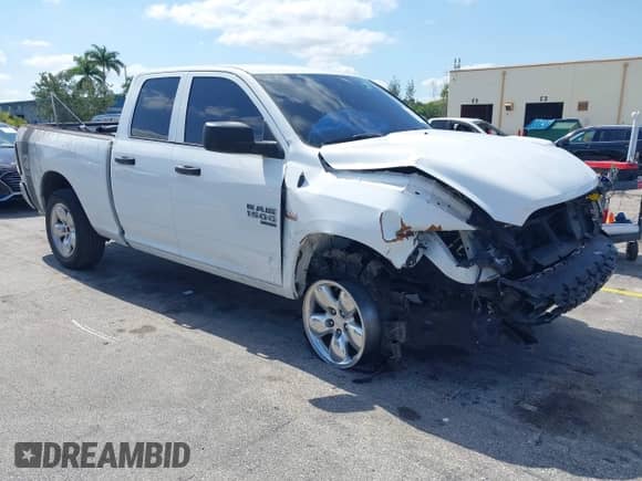 2019 Ram 1500 Tradesman z VIN 1C6RR6FT6KS545782, wystawiony jako IAAI lot #42223635 z przebiegiem 117 381 mil mil oraz . Historia ofert i sprzedaży dostępna na DreamBid. Obrazek 1.