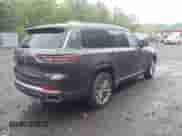 2022 Jeep Grand Cherokee Summit Reserve z VIN 1C4RJKEG7N8584685, wystawiony jako IAAI lot #42319375 z przebiegiem 25 530 mil mil oraz . Historia ofert i sprzedaży dostępna na DreamBid. Obrazek 4.