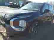 2024 Mitsubishi Outlander SEL z VIN JA4J4WA8XRZ090163, wystawiony jako IAAI lot #42050627 z przebiegiem 1 905 mil mil oraz . Historia ofert i sprzedaży dostępna na DreamBid. Obrazek 2.