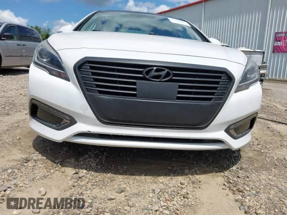 2016 Hyundai Sonata Limited with VIN KMHE34L16GA020231, listed as a IAAI auction lot 42755964 with 133,564 mi miles and . Bid and sale history available at DreamBid. Image 6.
