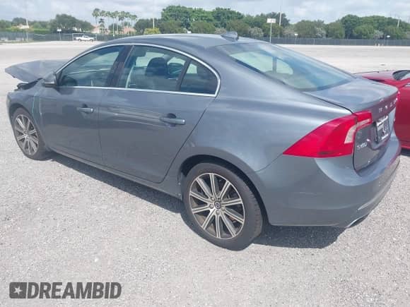 2017 Volvo S60 Inscription с VIN LYV402HKXHB126979, выставлен на аукционе IAAI как лот 42470950 с пробегом 4 064 миль миль и . История ставок и продаж доступна на DreamBid. Изображение 3.
