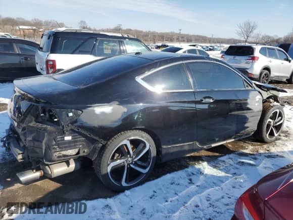 2017 Honda Accord Touring with VIN 1HGCT2B0XHA004318, listed as a Copart auction lot 84921234 with 69,869 mi miles and Salvage title. Bid and sale history available at DreamBid. Image 3.