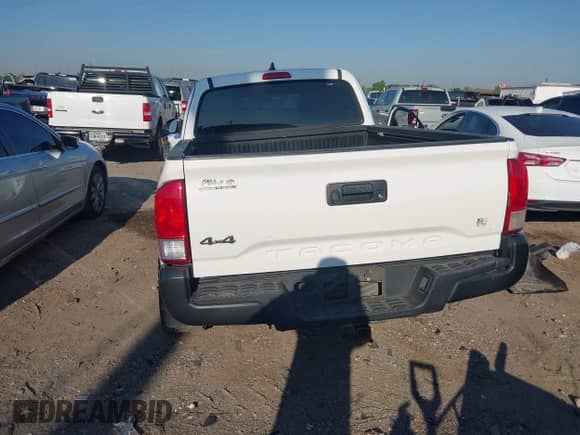 2017 Toyota Tacoma SR с VIN 5TFSX5EN6HX056582, выставлен на аукционе IAAI как лот 43173363 с пробегом 119 629 миль миль и . История ставок и продаж доступна на DreamBid. Изображение 15.