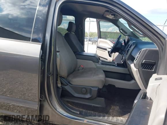 2015 Ford F-150 XL с VIN 1FTEW1CP0FFB29803, выставлен на аукционе IAAI как лот 43308218 с пробегом 258 843 миль миль и . История ставок и продаж доступна на DreamBid. Изображение 5.