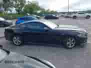 2017 Ford Mustang V6 z VIN 1FA6P8AM5H5305701, wystawiony jako IAAI lot #43093105 z przebiegiem 121 214 mil mil oraz . Historia ofert i sprzedaży dostępna na DreamBid. Obrazek 13.