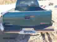 1996 GMC Sierra 1500 z VIN 2GTEC19R9T1541142, wystawiony jako IAAI lot #41375900 z przebiegiem 292 893 mil mil oraz . Historia ofert i sprzedaży dostępna na DreamBid. Obrazek 16.