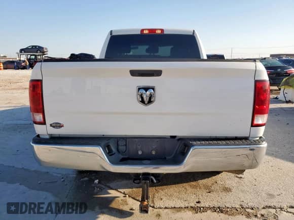 2019 Ram 1500 Express z VIN 1C6RR6FG8KS712565, wystawiony jako Copart lot #71266675 z przebiegiem 56 823 mil mil oraz Czysty tytuł • Clean title. Historia ofert i sprzedaży dostępna na DreamBid. Obrazek 6.