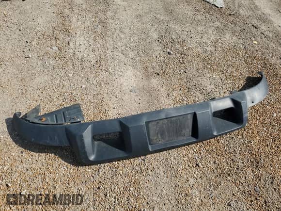 2012 Chevrolet Silverado 3500HD Work Truck z VIN 1GB3CZCG2CF193551, wystawiony jako Copart lot #56550675 z przebiegiem 162 098 mil mil oraz Czysty tytuł • Clean title. Historia ofert i sprzedaży dostępna na DreamBid. Obrazek 13.