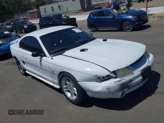 1994 Ford Mustang z VIN 1FALP42D8RF184264, wystawiony jako IAAI lot #42261594 z przebiegiem 118 411 mil mil oraz . Historia ofert i sprzedaży dostępna na DreamBid. Obrazek 1.