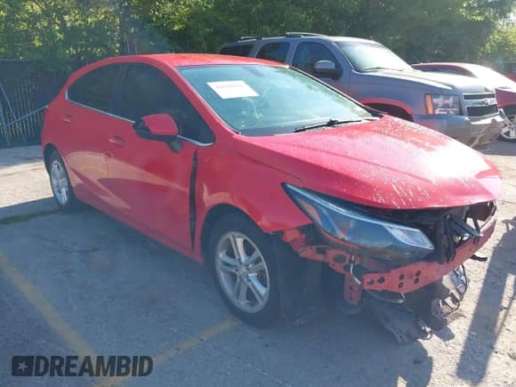 2018 Chevrolet Cruze LT с VIN 3G1BE6SM7JS525699, выставлен на аукционе IAAI как лот 42640676 с пробегом 75 983 миль миль и . История ставок и продаж доступна на DreamBid. Изображение 1.