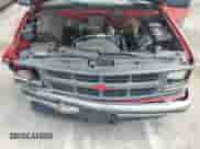 1999 Chevrolet Suburban с VIN 1GNEC16R4XJ327036, выставлен на аукционе Copart как лот 63618895 с пробегом 224 075 миль миль и Списание • Salvage title. История ставок и продаж доступна на DreamBid. Изображение 12.