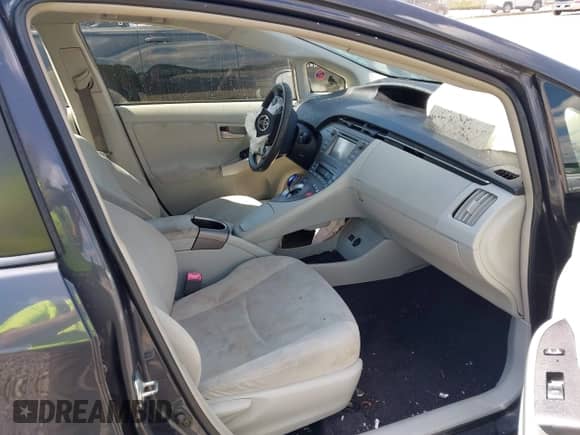 2012 Toyota Prius Four with VIN JTDKN3DU3C1515355, listed as a IAAI auction lot 43261076 with Not provided miles and . Bid and sale history available at DreamBid. Image 5.