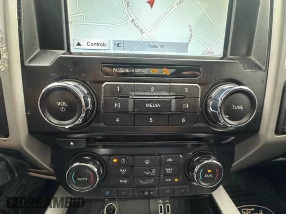 2016 Ford F-150 XLT z VIN 1FTEW1EP0GKE53257, wystawiony jako Copart lot #85405575 z przebiegiem 207 342 mil mil oraz Czysty tytuł • Clean title. Historia ofert i sprzedaży dostępna na DreamBid. Obrazek 12.