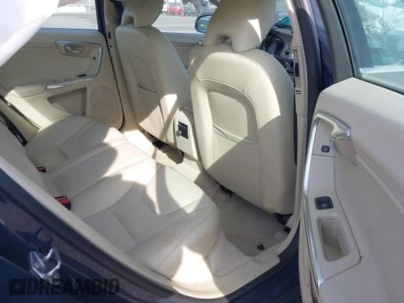 2015 Volvo S60 T5 Drive-E Premier with VIN YV126MFK1F2336609, listed as a IAAI auction lot 41786376 with 50,538 mi miles and . Bid and sale history available at DreamBid. Image 8.