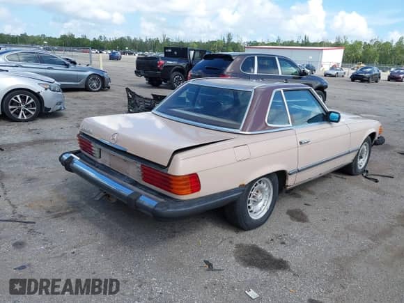 1983 Mercedes-Benz 380 SL with VIN WDBBA45A1DB020815, listed as a IAAI auction lot 42548157 with 104,615 mi miles and . Bid and sale history available at DreamBid. Image 4.