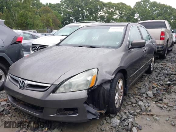 2006 Honda Accord EX-L z VIN 1HGCM56866A125228, wystawiony jako IAAI lot #42252525 z przebiegiem 254 398 mil mil oraz . Historia ofert i sprzedaży dostępna na DreamBid. Obrazek 2.