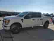 2023 Ford F-150 XL z VIN 1FTEW1EP3PKD98027, wystawiony jako Copart lot #90702515 z przebiegiem Nie podano mil oraz Szkoda całkowita • Salvage title. Historia ofert i sprzedaży dostępna na DreamBid. Obrazek 1.