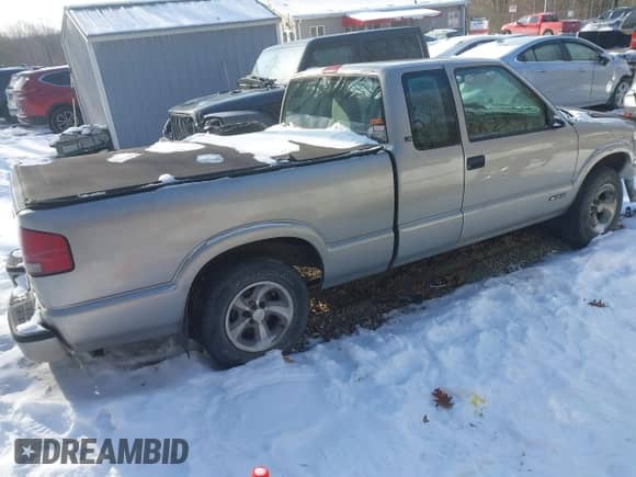 1998 Chevrolet S-10 LS с VIN 1GCCS1948W8206888, выставлен на аукционе IAAI как лот 41356811 с пробегом 98 642 миль миль и . История ставок и продаж доступна на DreamBid. Изображение 4.