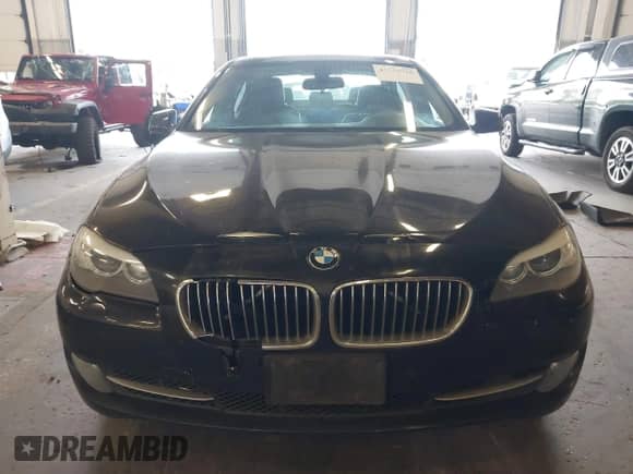 2013 BMW 5 Series 528i z VIN WBAXG5C59DDY30938, wystawiony jako IAAI lot #43155758 z przebiegiem 146 304 mil mil oraz . Historia ofert i sprzedaży dostępna na DreamBid. Obrazek 12.