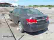 2014 Chevrolet Cruze LS z VIN 1G1PA5SH0E7342048, wystawiony jako IAAI lot #43259155 z przebiegiem 174 788 mil mil oraz . Historia ofert i sprzedaży dostępna na DreamBid. Obrazek 3.