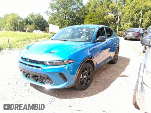 2024 Dodge Hornet R/T with VIN ZACPDFCW7R3A19925, listed as a IAAI auction lot 43332757 with 14,298 mi miles and . Bid and sale history available at DreamBid. Image 18.