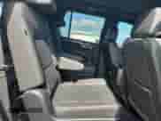 2025 Chevrolet Tahoe Z71 z VIN 1GNS6PRD8SR275160, wystawiony jako Copart lot #66215745 z przebiegiem 3 414 mil mil oraz Szkoda całkowita • Salvage title. Historia ofert i sprzedaży dostępna na DreamBid. Obrazek 11.