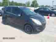 2013 Chevrolet Spark LT с VIN KL8CF6S92DC507098, выставлен на аукционе IAAI как лот 42409686 с пробегом 83 820 миль миль и . История ставок и продаж доступна на DreamBid. Изображение 1.