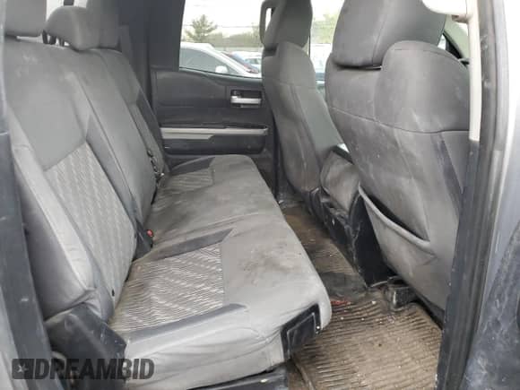 2019 Toyota Tundra SR с VIN 5TFUM5F18KX079687, выставлен на аукционе Copart как лот 46893985 с пробегом 111 149 миль миль и Списание • Salvage title. История ставок и продаж доступна на DreamBid. Изображение 10.