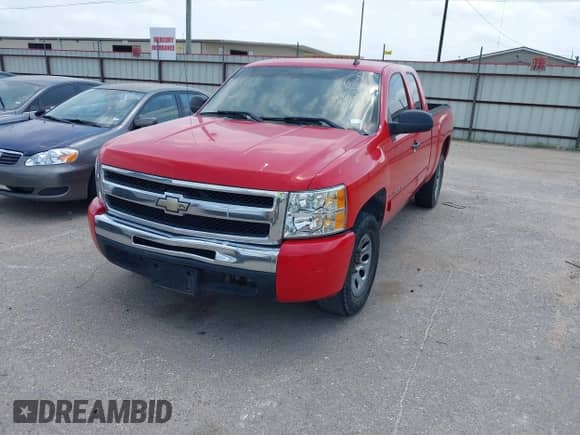 2011 Chevrolet Silverado 1500 LT z VIN 1GCRCSEA6BZ180465, wystawiony jako IAAI lot #42301380 z przebiegiem 80 825 mil mil oraz . Historia ofert i sprzedaży dostępna na DreamBid. Obrazek 17.