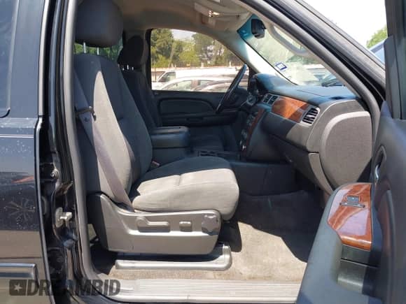 2009 Chevrolet Tahoe 2LT с VIN 1GNFC23079R299026, выставлен на аукционе IAAI как лот 42009253 с пробегом 218 935 миль миль и . История ставок и продаж доступна на DreamBid. Изображение 5.