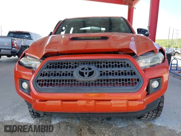 2017 Toyota Tacoma SR5 с VIN 5TFCZ5AN7HX091488, выставлен на аукционе IAAI как лот 43096343 с пробегом 85 481 миль миль и . История ставок и продаж доступна на DreamBid. Изображение 13.