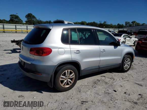 2012 Volkswagen Tiguan S с VIN WVGAV7AX6CW589644, выставлен на аукционе Copart как лот 82454715 с пробегом 189 466 миль миль и Чистый • Clean title. История ставок и продаж доступна на DreamBid. Изображение 3.