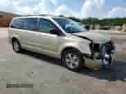 2010 Dodge Grand Caravan Hero z VIN 2D4RN3D12AR371930, wystawiony jako Copart lot #64496835 z przebiegiem 137 686 mil mil oraz Szkoda całkowita • Salvage title. Historia ofert i sprzedaży dostępna na DreamBid. Obrazek 4.