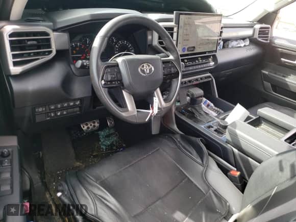 2024 Toyota Tundra SR5 z VIN 5TFLA5DB1RX148794, wystawiony jako Copart lot #86281395 z przebiegiem 5 445 mil mil oraz Szkoda całkowita • Salvage title. Historia ofert i sprzedaży dostępna na DreamBid. Obrazek 8.