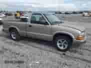 2000 Chevrolet S-10 с VIN 1GCCS1447YK104124, выставлен на аукционе Copart как лот 61206455 с пробегом 251 069 миль миль и Списание • Salvage title. История ставок и продаж доступна на DreamBid. Изображение 4.
