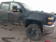 2018 Chevrolet Silverado 2500HD Work Truck z VIN 1GC1CUEG0JF262026, wystawiony jako IAAI lot #42098240 z przebiegiem 149 186 mil mil oraz . Historia ofert i sprzedaży dostępna na DreamBid. Obrazek 6.