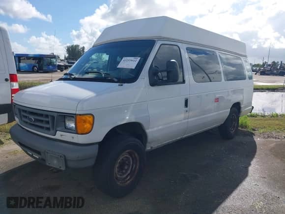 2007 Ford Econoline Cargo with VIN 1FTNS24W97DA30885, listed as a IAAI auction lot 43253612 with 200,289 mi miles and . Bid and sale history available at DreamBid. Image 2.
