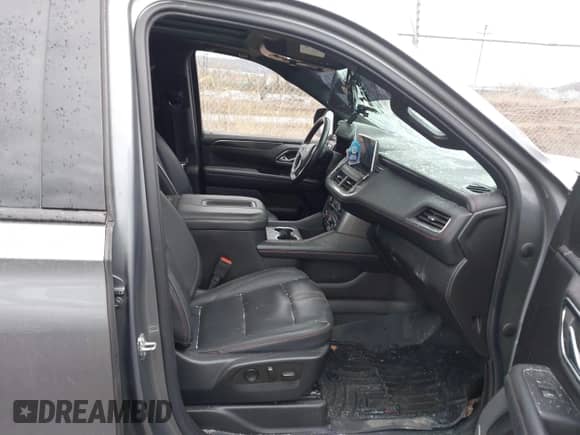 2022 Chevrolet Suburban RST с VIN 1GNSKEKD4NR151255, выставлен на аукционе IAAI как лот 41843513 с пробегом 70 137 миль миль и . История ставок и продаж доступна на DreamBid. Изображение 5.