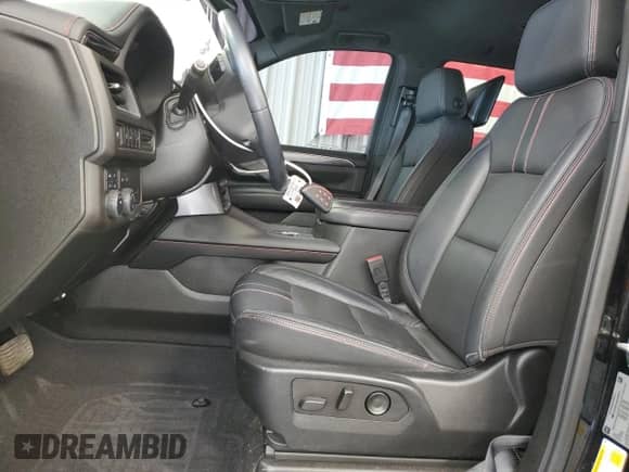 2021 Chevrolet Tahoe RST z VIN 1GNSKRKD6MR464619, wystawiony jako Copart lot #63763855 z przebiegiem 48 609 mil mil oraz Szkoda całkowita • Salvage title. Historia ofert i sprzedaży dostępna na DreamBid. Obrazek 7.