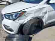 2017 Hyundai Santa Fe 2.4L z VIN 5NMZUDLB3HH029892, wystawiony jako IAAI lot #43049357 z przebiegiem 107 077 mil mil oraz . Historia ofert i sprzedaży dostępna na DreamBid. Obrazek 6.