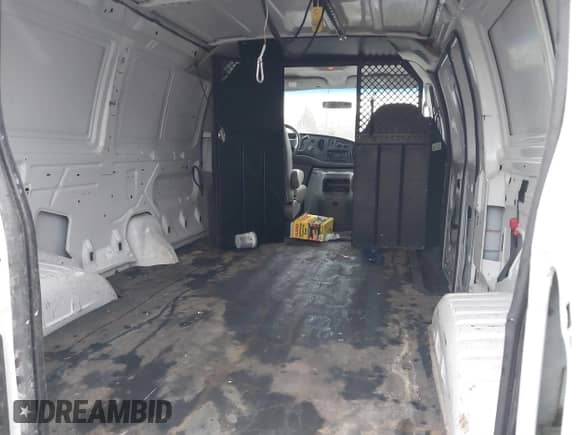 2003 Ford Econoline Cargo z VIN 1FTNE24273HA88016, wystawiony jako IAAI lot #41481068 z przebiegiem 154 767 mil mil oraz . Historia ofert i sprzedaży dostępna na DreamBid. Obrazek 8.