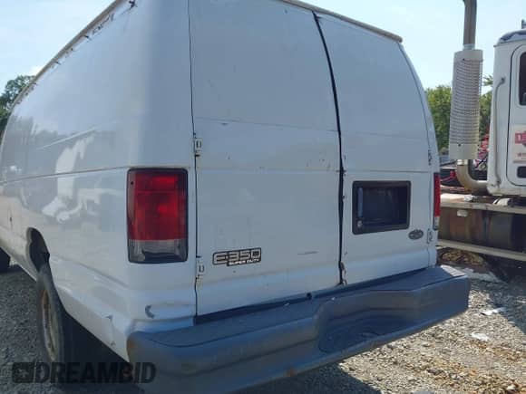 2005 Ford Econoline Cargo with VIN 1FTSS34L25HB15751, listed as a IAAI auction lot 42680840 with 125,935 mi miles and . Bid and sale history available at DreamBid. Image 12.