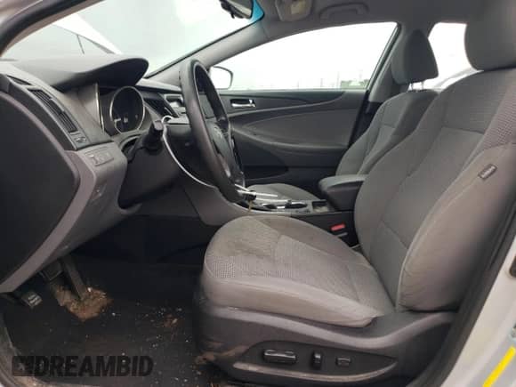 2013 Hyundai Sonata GLS z VIN 5NPEB4AC2DH649470, wystawiony jako Copart lot #81523545 z przebiegiem 113 603 mil mil oraz Szkoda całkowita • Salvage title. Historia ofert i sprzedaży dostępna na DreamBid. Obrazek 7.