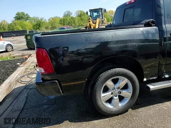 2017 Ram 1500 Big Horn z VIN 3C6RR7LT9HG746764, wystawiony jako Copart lot #70769095 z przebiegiem 164 955 mil mil oraz Czysty tytuł • Clean title. Historia ofert i sprzedaży dostępna na DreamBid. Obrazek 13.