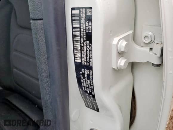 2018 Jeep Renegade Latitude with VIN ZACCJABB6JPG93523, listed as a Copart auction lot 85381095 with 117,694 mi miles and Salvage title. Bid and sale history available at DreamBid. Image 12.