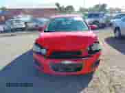 2015 Chevrolet Sonic LT с VIN 1G1JC5SH5F4140678, выставлен на аукционе IAAI как лот 43140952 с пробегом 102 138 миль миль и . История ставок и продаж доступна на DreamBid. Изображение 6.