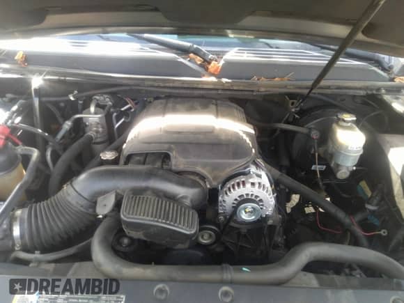 2010 Chevrolet Suburban LT z VIN 1GNUCJE01AR196820, wystawiony jako IAAI lot #40713946 z przebiegiem 234 838 mil mil oraz . Historia ofert i sprzedaży dostępna na DreamBid. Obrazek 10.