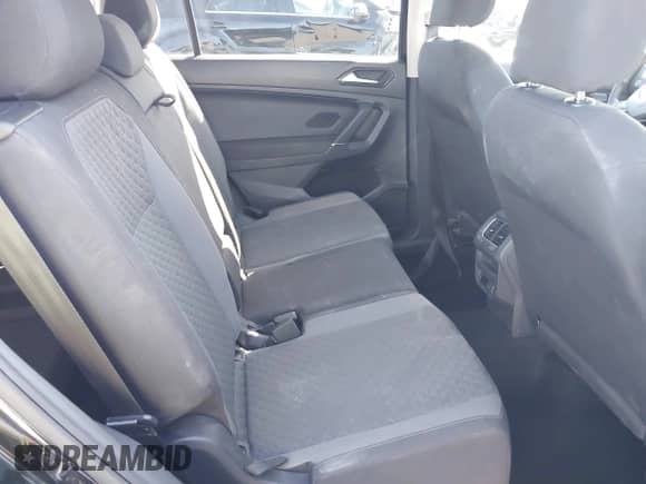 2018 Volkswagen Tiguan S с VIN 3VV1B7AX1JM091928, выставлен на аукционе IAAI как лот 42283454 с пробегом 53 650 миль миль и . История ставок и продаж доступна на DreamBid. Изображение 8.