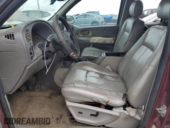 2004 Chevrolet TrailBlazer LS z VIN 1GNDS13S842317377, wystawiony jako Copart lot #82035225 z przebiegiem 261 074 mil mil oraz Czysty tytuł • Clean title. Historia ofert i sprzedaży dostępna na DreamBid. Obrazek 7.