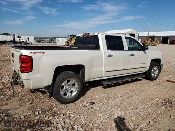 2015 Chevrolet Silverado 1500 LTZ z VIN 3GCUKSEC3FG246331, wystawiony jako Copart lot #84256625 z przebiegiem 143 258 mil mil oraz Szkoda całkowita • Salvage title. Historia ofert i sprzedaży dostępna na DreamBid. Obrazek 3.
